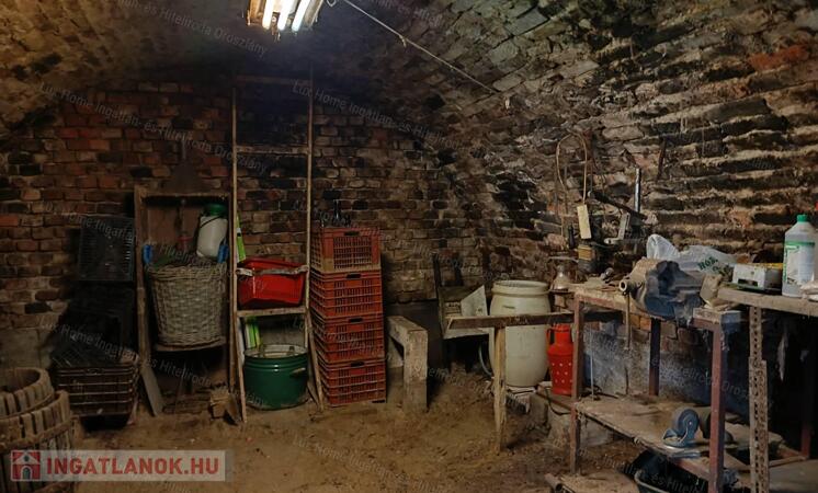 Császár szélén az erdő szomszédságában dupla telek eladó