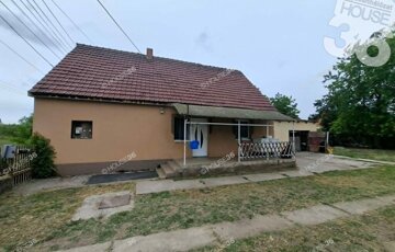 Eladó családi ház