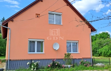 Eladó családi ház