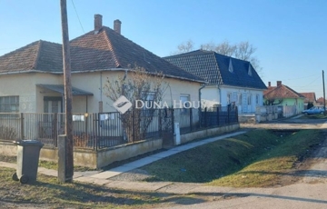 Eladó családi ház