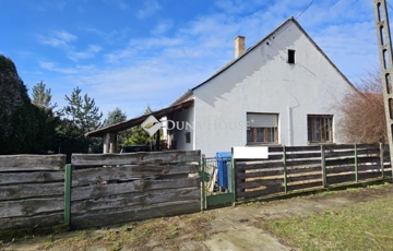 Eladó családi ház