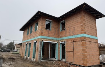 Eladó családi ház