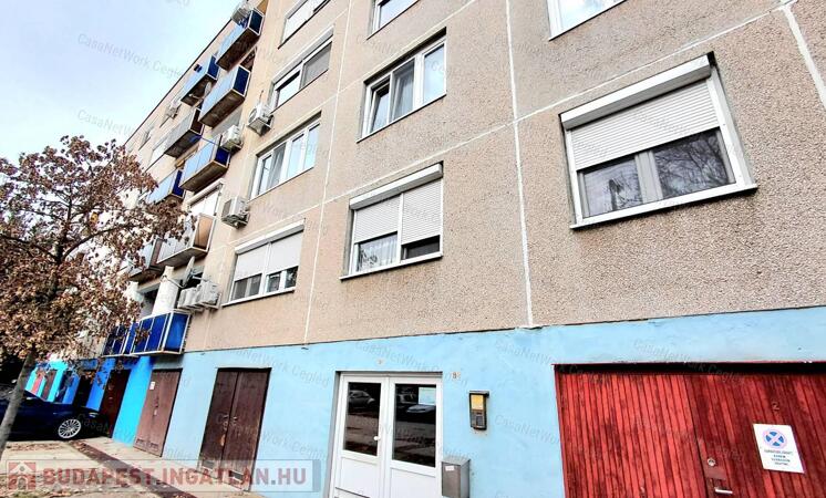 Nagykőrösön eladó harmadik emeleti panellakás garázzsal!                                 