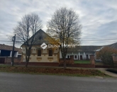 Eladó családi ház Majs 30 900 000 Ft