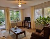 Eladó településközponti, kivételes adottságú családi ház Alsóörsön