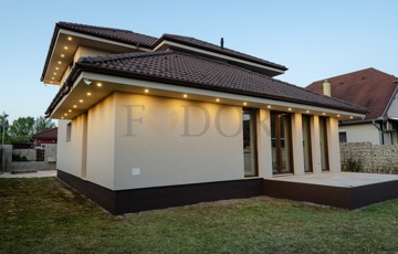 Eladó családi ház