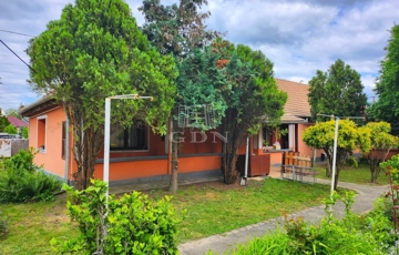 Eladó családi ház