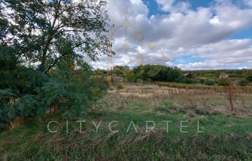 Eladó telek/földterület