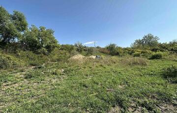 Eladó telek/földterület