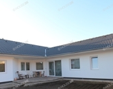 Eladó családi ház Kecskemét 610 000 Ft