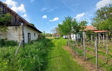Eladó telek/földterület