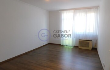 Eladó lakás