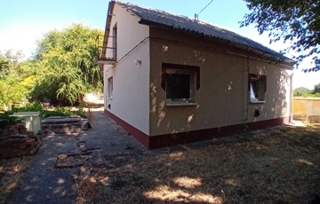 Eladó családi ház