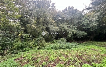 Eladó telek/földterület