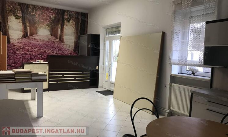 Eladó üzlethelyiség raktárral/műhellyel                                 