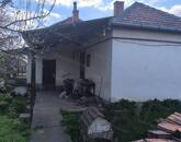 Eladó Tiszaföldvár kedvelt részén egy nagy családi ház kis portával