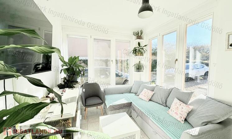 Meghitt, napfényes családi otthon