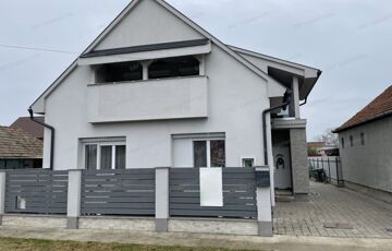 Eladó családi ház