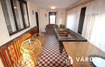 Eladó családi ház