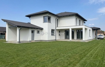 Eladó családi ház