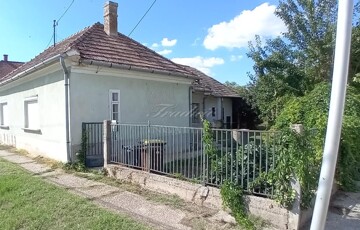 Eladó családi ház