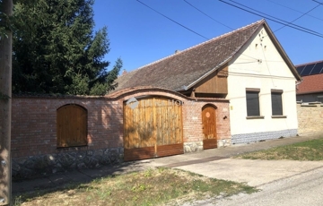 Eladó családi ház