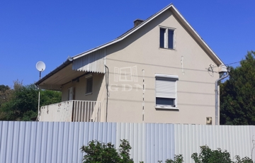 Eladó családi ház