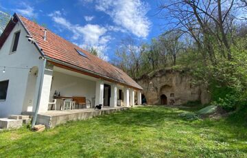 Eladó családi ház
