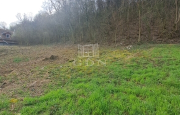 Eladó telek/földterület