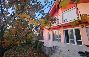 Eladó családi ház