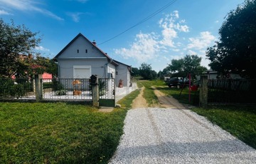 Eladó családi ház