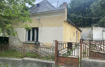 Eladó telek/földterület