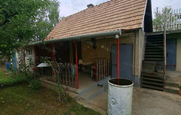 Eladó telek/földterület