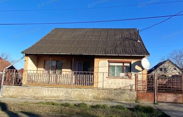 Eladó családi ház