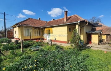 Eladó családi ház