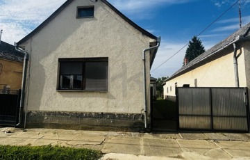 Eladó családi ház