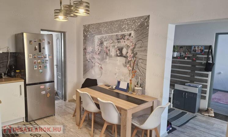 Felújított kétgenerációs ház Esztergom-Kertvárosban