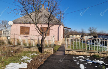 Eladó családi ház