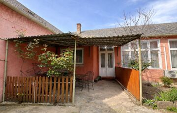 Eladó családi ház