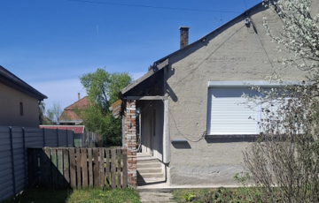 Eladó családi ház