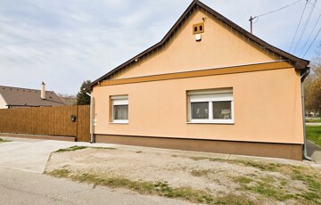 Eladó családi ház