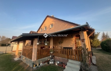 Eladó családi ház