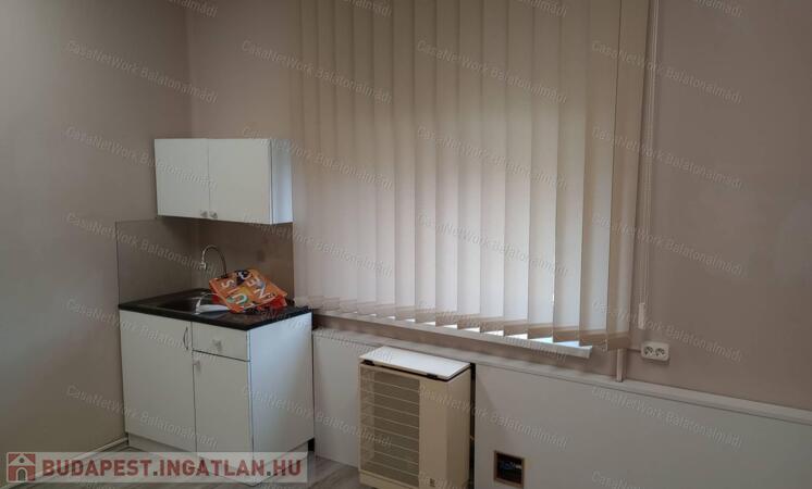 Balatonkenese központjában üzlethelyiség kiadó                                 