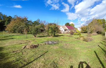 Eladó telek/földterület