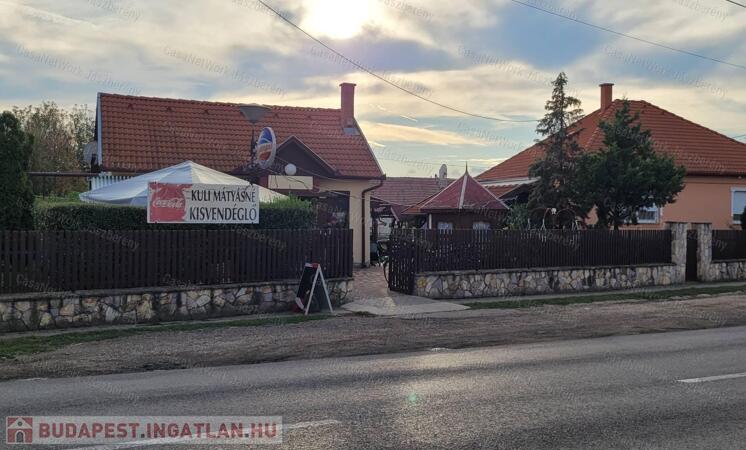 Komplex vendéglátóipari egység családi házzal eladó Jásztelken                                 