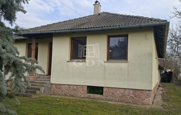 Eladó családi ház