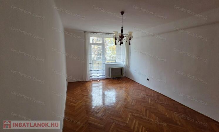 Szolnoki albérlet kiadó hosszú távra, belvárosban, csendes övezetben