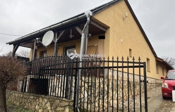 Eladó családi ház