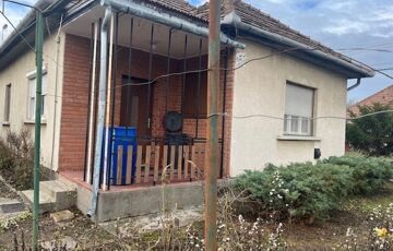 Eladó családi ház