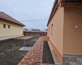 Jászárokszálláson felújított, 79 nm-es, 3 szobás családi ház eladó